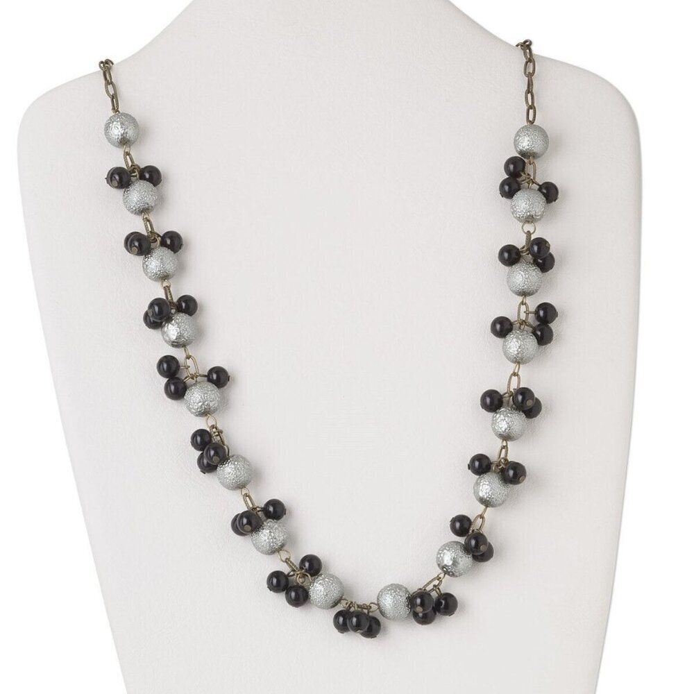 Handcrafted Retro Black Smooth and Grey Bumpy Glass Pearl Bead Clusters Necklace